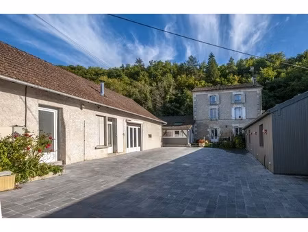 maison 28 pièces - 591 m²