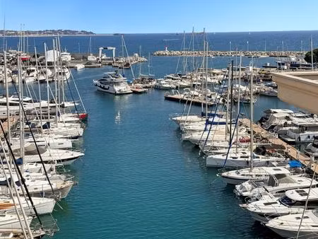 port frejus - studio 28 m2 dernier étage avec magnifique vue port/vue mer + parking