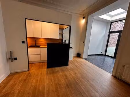 appartement fraichement rénové et idéalement situé
