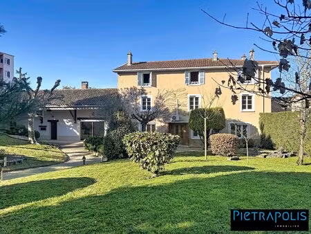 t1 bis de 36m2 et 2 parkings privatifs