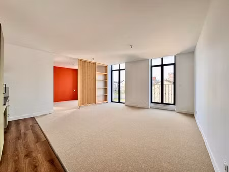 frais de notaire réduits - t1 bis avec balcon - ascenseur - place de stationnement...