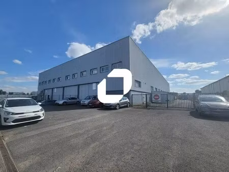 location local d'activités 4 800 m²
