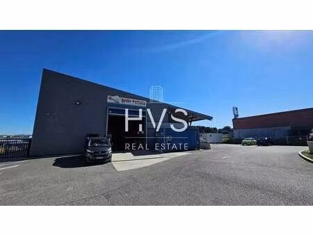 location local d'activités 550 m²