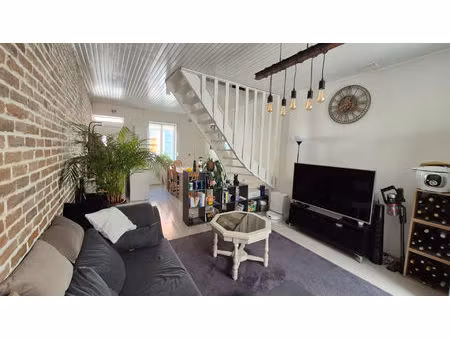 croix  maison semi flamande  3 chambres + cour