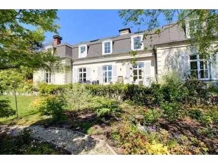 limite uccle  spacieuse villa de caractère.