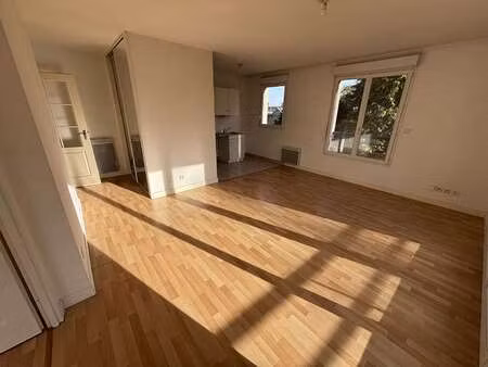 location appartement 2 pièces à basse-goulaine (44115) : à louer 2 pièces / 49m² basse-gou