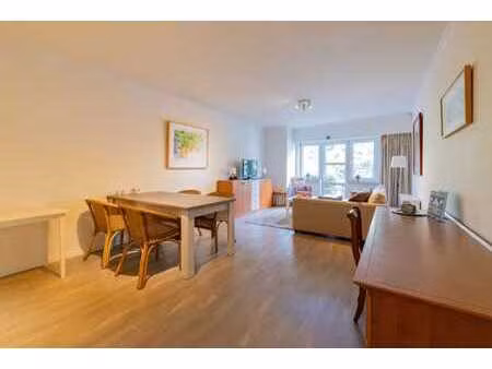 gerenoveerd appartement met diensten te sint-denijs-westrem