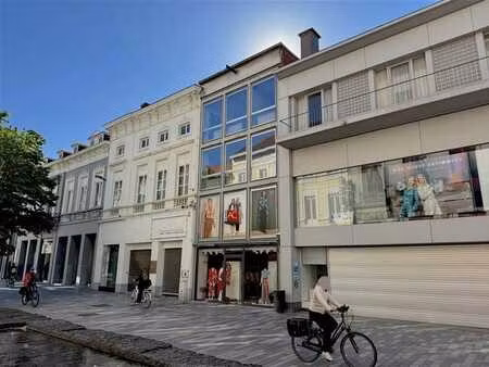 propriété commerciale avec potentiel de développement