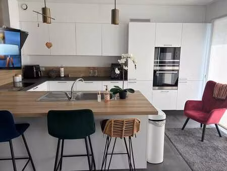 belle maison très lumineuse