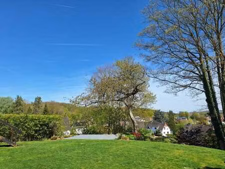 lumineuse maison de 5 chambres  2 pièces d'eau  grand garage