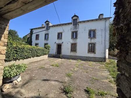 corps de ferme avec maison  appartement et dépendances - durenque
