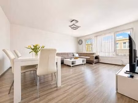 ! new ! app. 2 ch avec balcon - petite copro - parfait etat