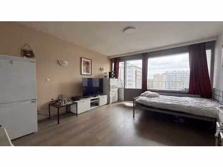 agréable studio situé au 9ème étage/13 + terrasse