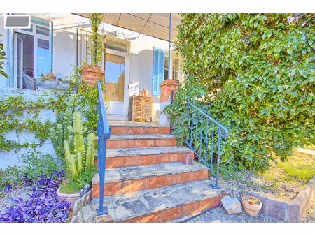 toulon bas faron rez de jardin avec 250m2 de jardin et terra