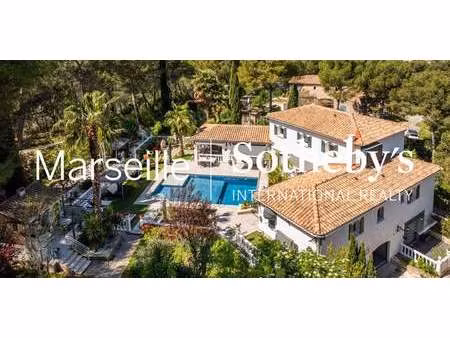 maison avec piscine et jardin gemenos (13)