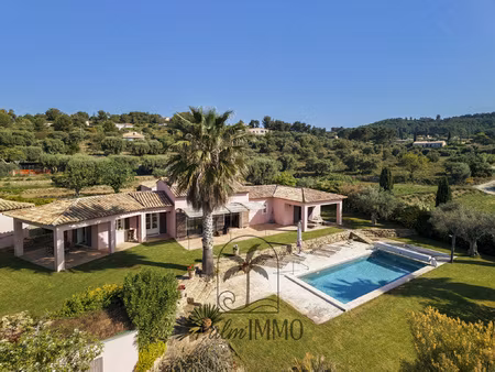 maison de 180m2 avec garage et piscine