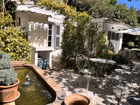 petit coin de paradis à 50 mètres du village