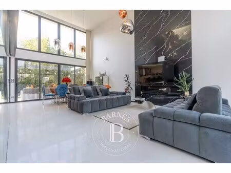 maison de luxe à vendre dans le quartier la varenne