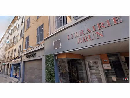 un appartement faux type 3 en centre ville