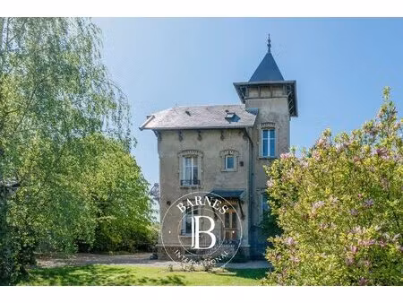 exclusivité - belleville - maison de caractère xxe avec jardin arboré