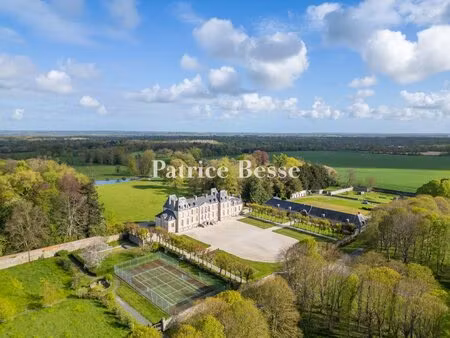 en normandie  à 15 km de bayeux  un château du 18e s. inscrit mh  dans un domaine de 60...