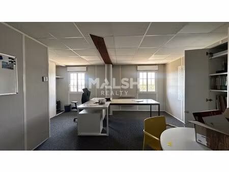 location local professionnel 280m²