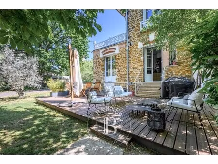 maison de luxe à vendre dans le quartier champignol