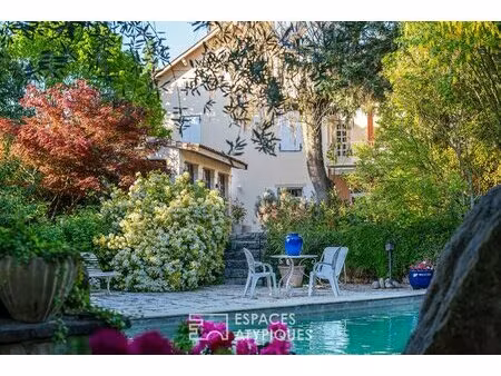 maison de caractère avec jardin paysagé et atelier orangerie - crest