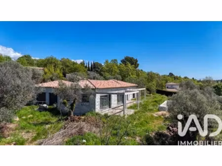 maison traditionnelle à fayence (83440)