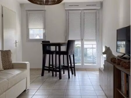 studio / 27m² / val de fontenay (rer a)