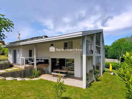 maison d'architecte neuve proche bourg d'arbonne