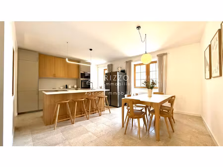 immeuble de village - 2 studios - duplex - plateau a rénover