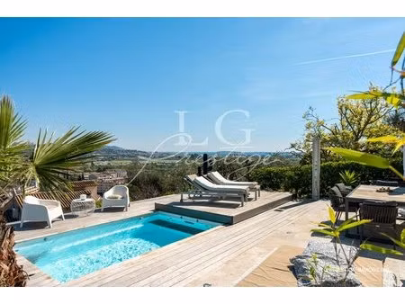 maison avec vue mer et montagne entièrement rénovée et commerces à pied.