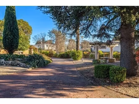 maison de luxe à vendre dans le quartier les genêts-le vinatier-le lessivas