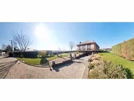villa 4 ch. à gemmenich avec grand jardin