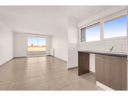 coeur de lardenne  t2 de premier choix - terrasse et parking