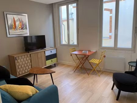 toulouse - place dupuy  magnifique t2 meublé de 46 m² + terrasse de 8 m²