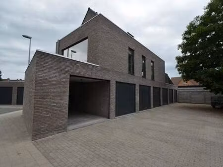 garage à louer à sint-andries € 115 (lnlou) - zakenkantoor van rie | zimmo