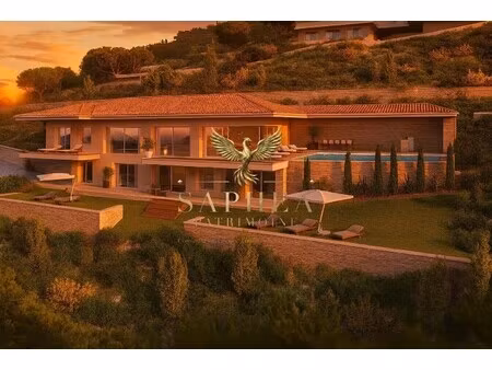 villa de luxe à vendre à grimaud