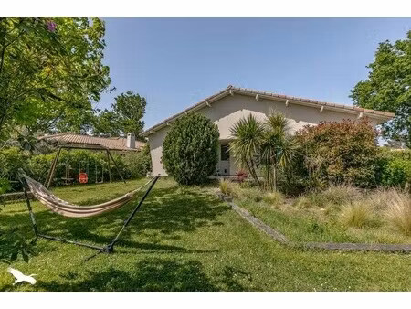 maison de luxe à vendre dans le quartier aiguillon-port