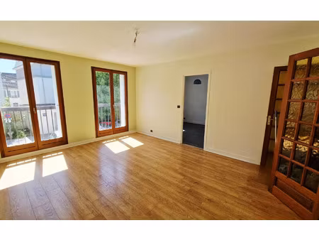 location appartement  m² t-3 à coulommiers  830 €