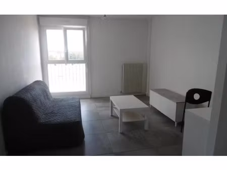 location appartement  m² t-1 à reims  520 €