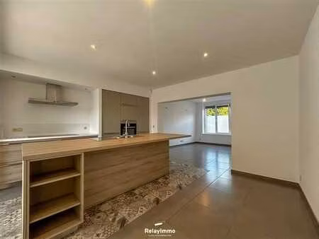 maison 3 chambres avec cour