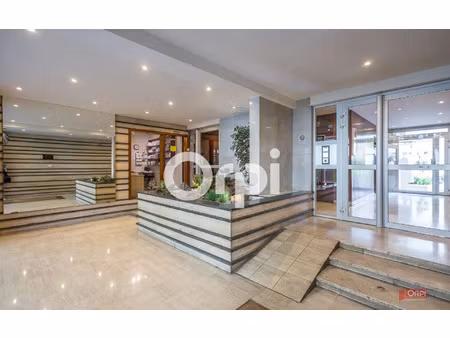 appartement paris 11 75.34 m² t-3 à vendre  675 000 €