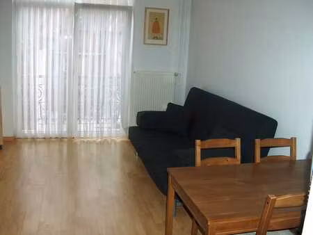 studio proximité cee ( place des chasseurs ardennais )