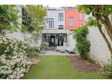 place jourdan/quartier européen : superbe maison avec jardin