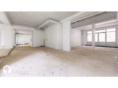 local commercial - paris 17e batignolles - 195 85 m² + 35 50m² de jardin privatif.