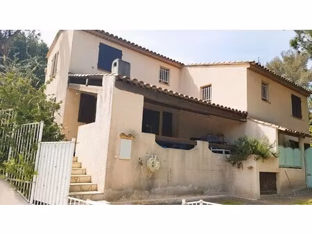 maison de luxe à vendre à roquebrune-sur-argens