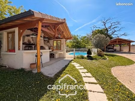 maison 7 pièces 195 m²