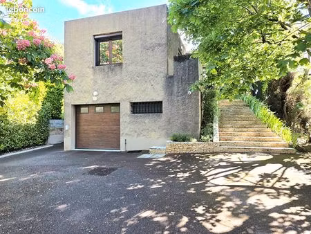 propriété 7 pièces 220 m²